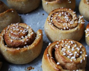 Nordische Zimtschnecken mit Gewürzen aus Kerala Foto von Nordische Zimtschnecken mit Gewürzen aus Kerala