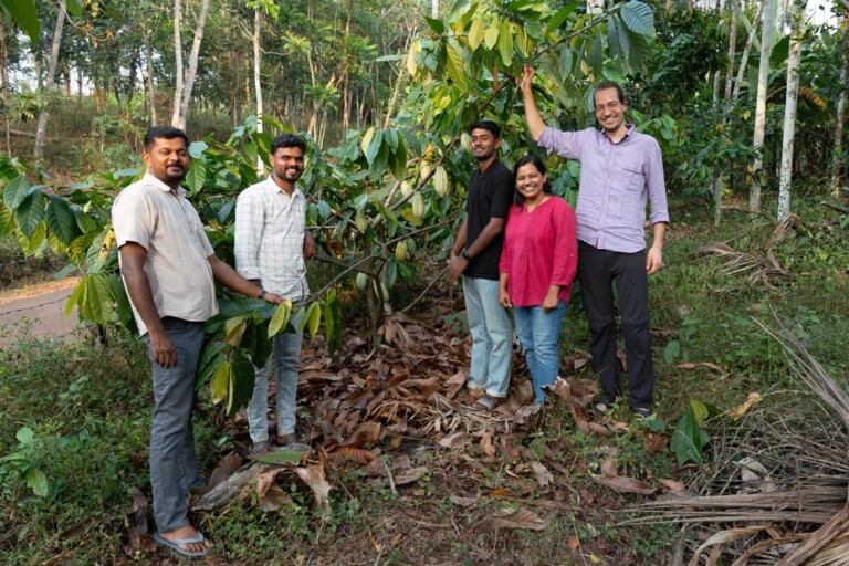 CrowdContainer_Kerala_FTAK_CEO_Beni